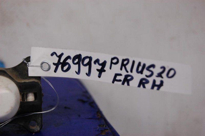 Ручка двери наружная передняя правая PRIUS - 20 03-11 Ручка двери наружная передняя правая PRIUS - 20 03-11