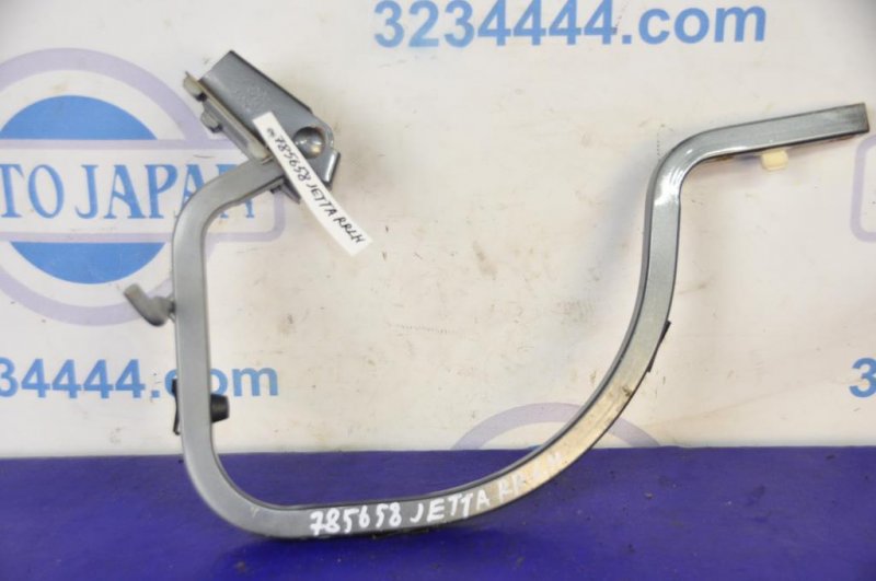 Петля крышки багажника левая VOLKSWAGEN JETTA USA 10-17 5C6 827 301 E Б/У