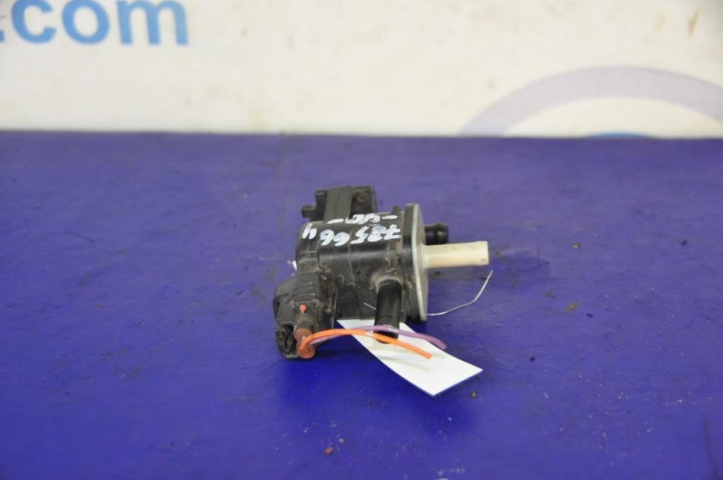 Клапан электромагнитный (вакуумный) TOYOTA CAMRY 40 06-11 90910-12276 Б/У