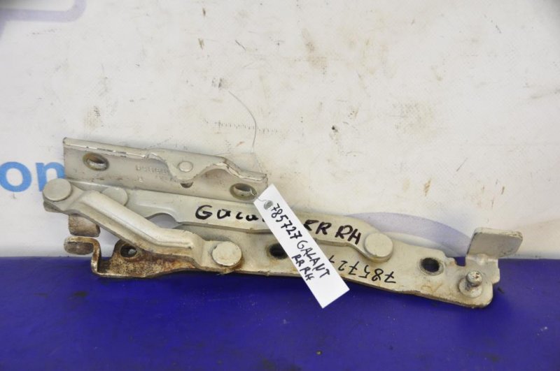 Петля крышки багажника правая MITSUBISHI GALANT 03-12 MR599856 Б/У