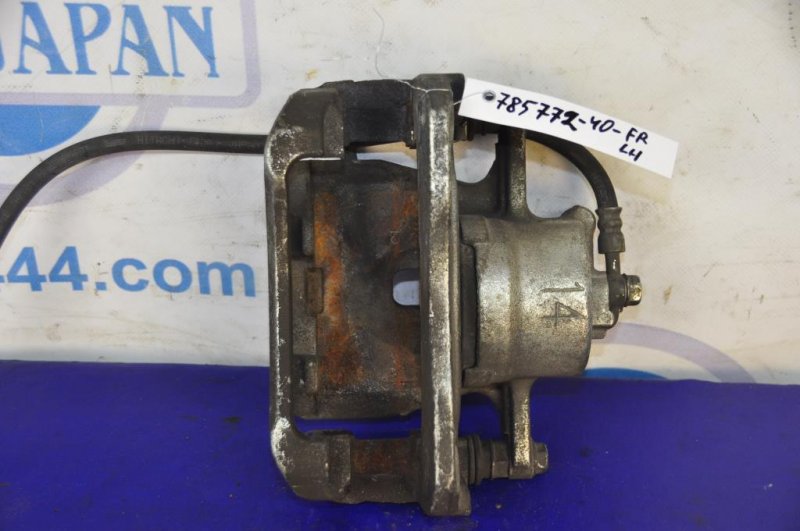 Суппорт тормозной передний левый CAMRY 40 06-11