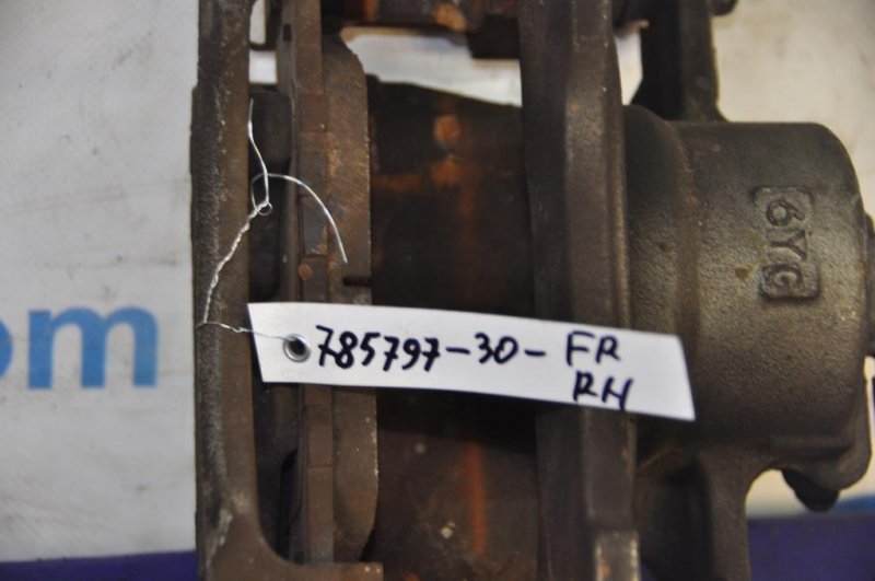 Суппорт тормозной передний правый CAMRY 40 06-11 Суппорт тормозной передний правый CAMRY 40 06-11