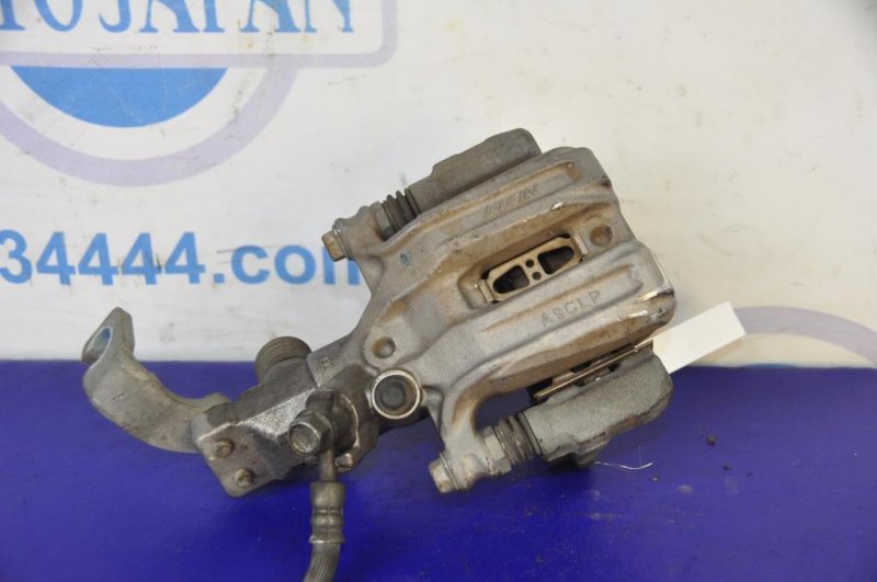 Запчасть суппорт тормозной задний правый SUZUKI KIZASHI 09-14 55401-57L00-999 Б/У Суппорт тормозной задний правый SUZUKI KIZASHI 09-14 55401-57L00-999 Б/У