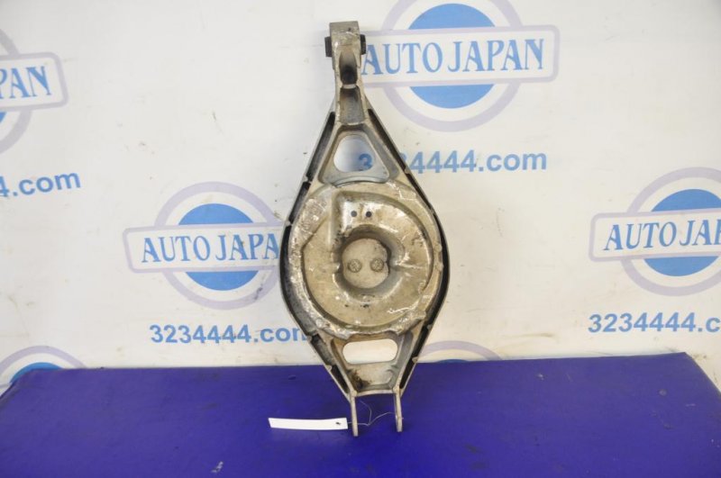 Рычаг задней подвески поперечный нижний задний левый INFINITI M35/M45 04-10