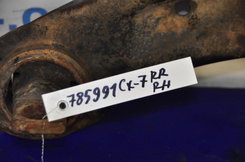 Рычаг задней подвески поперечный нижний задний правый CX-7 06-12