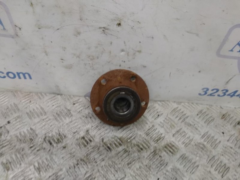 Ступица задняя JETTA USA 10-17