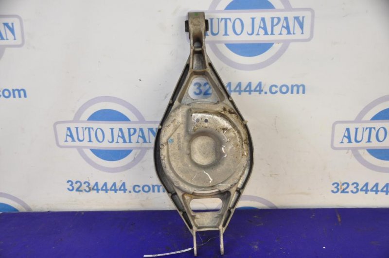 Рычаг задней подвески поперечный нижний задний правый INFINITI M35/M45 04-10 Рычаг задней подвески поперечный нижний задний правый INFINITI M35/M45 04-10