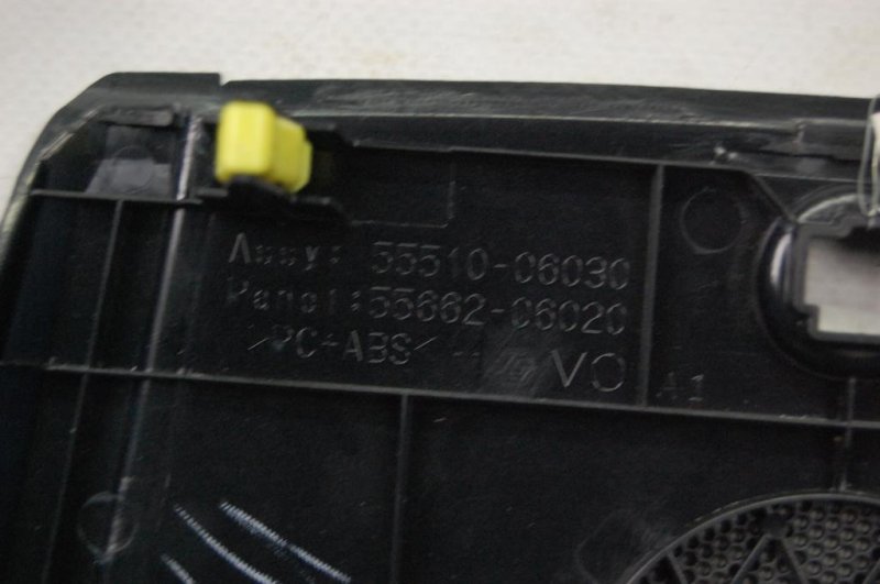 Накладка торпедо CAMRY 50 12-15