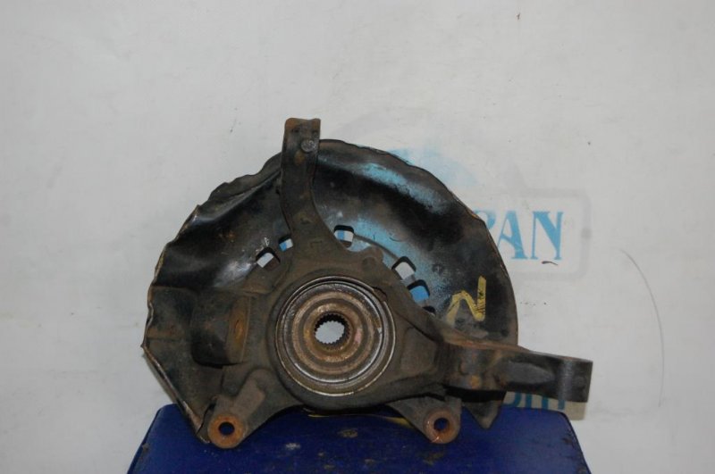 Кулак поворотный передний левый TOYOTA CAMRY 30 02-06