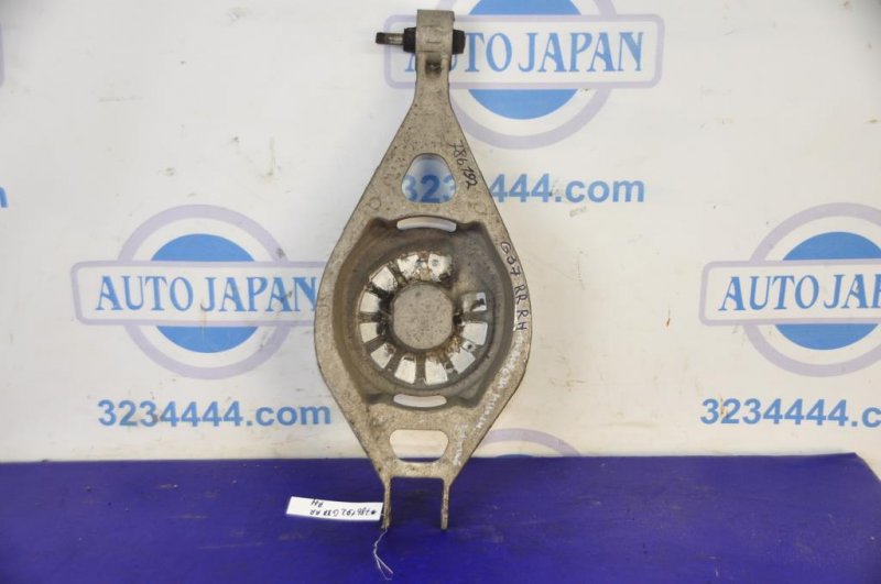 Рычаг задней подвески поперечный нижний задний правый M35/M45 04-10 Рычаг задней подвески поперечный нижний задний правый M35/M45 04-10