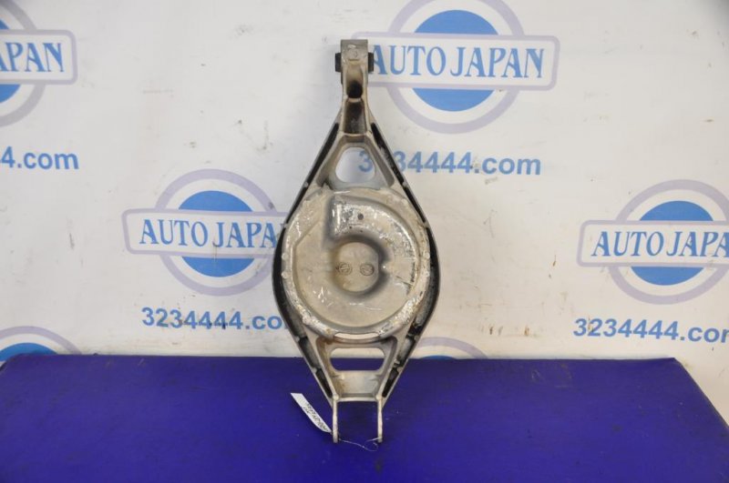 Рычаг задней подвески поперечный нижний задний правый INFINITI M35/M45 04-10 551B0-EG000 Б/У
