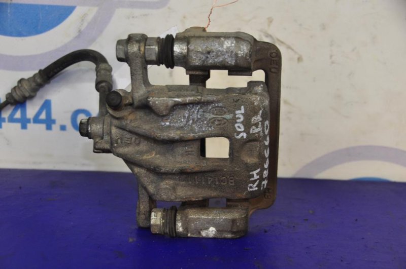 Суппорт тормозной задний правый KIA SOUL AM 08-13 58230-2K500 Б/У