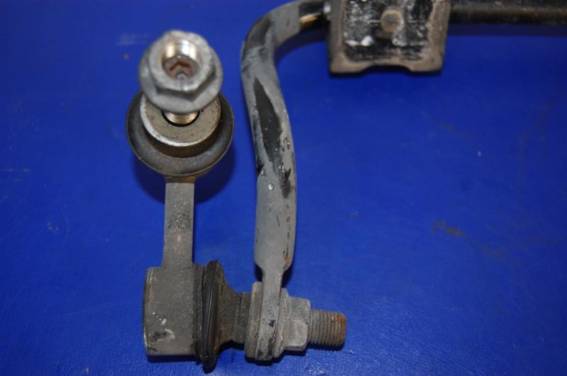 Стабилизатор задний TRIBECA B9 05-07