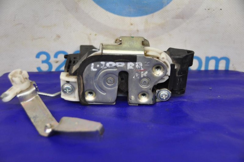 Замок двери передний правый L200 06-14 Замок двери передний правый L200 06-14
