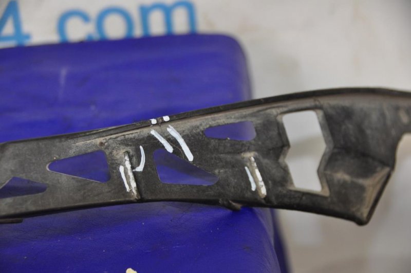 Кронштейн крепления фары передний правый 6 GG 02-07 Кронштейн крепления фары передний правый 6 GG 02-07