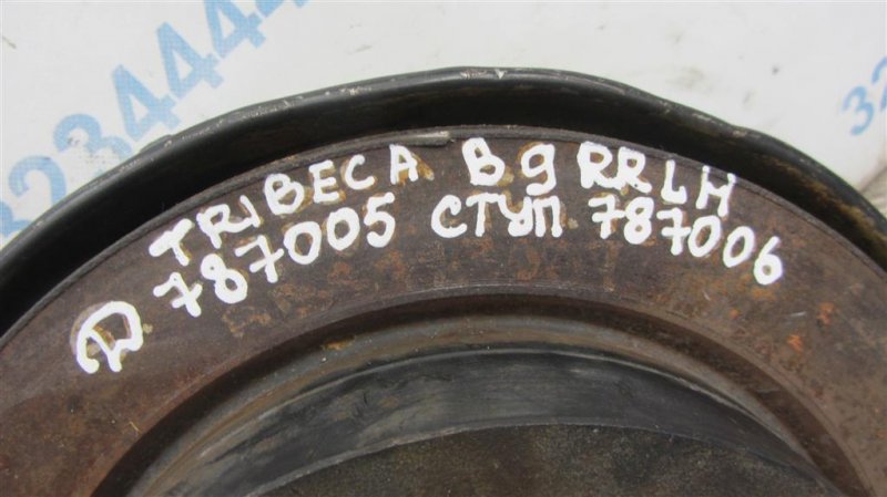 Цапфа задняя левая TRIBECA B9 05-07