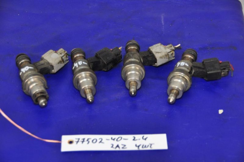 Форсунка топливная TOYOTA AVENSIS 03-08 23209-28030 Б/У