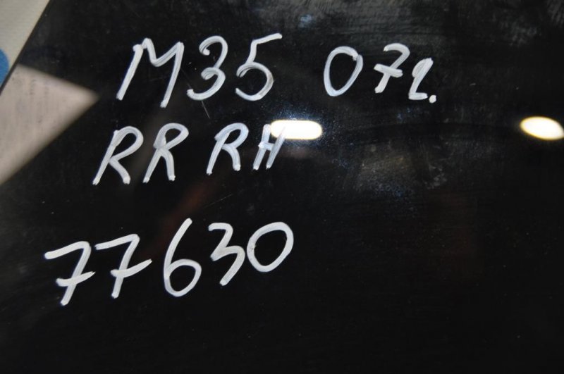 Стекло двери заднее правое M35/M45 04-10