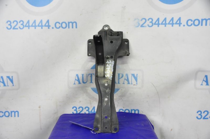 Кронштейн замка капота NISSAN TEANA J31 03-07 62550-9Y000 Б/У