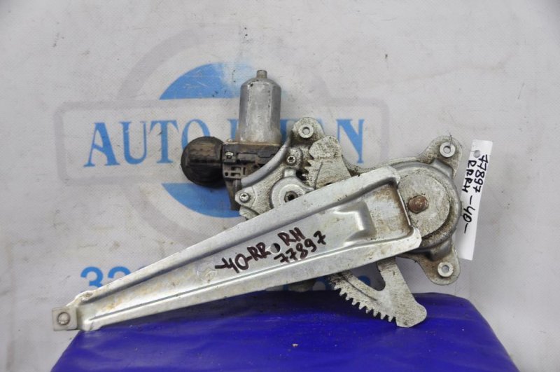 Стеклоподъемник задний правый TOYOTA CAMRY 40 06-11 69803-33050 Б/У