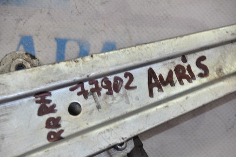 Стеклоподъемник задний правый AURIS 06-12 Стеклоподъемник задний правый AURIS 06-12