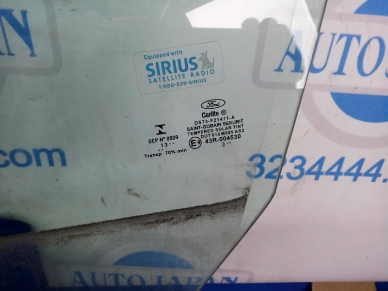 Стекло двери переднее левое FORD FUSION 14- Седан 2.5