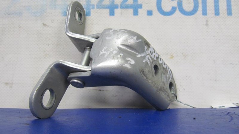 Запчасть петля двери нижняя передняя левая HYUNDAI SONATA YF 10-14 79320-2E000 Б/У Петля двери нижняя передняя левая HYUNDAI SONATA YF 10-14 79320-2E000 Б/У