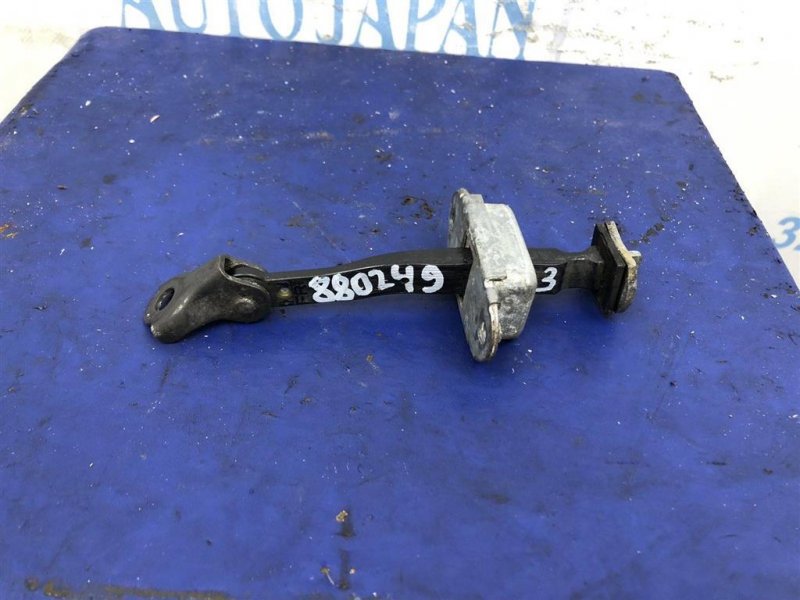 Ограничитель двери передний правый INFINITI QX56 / TITAN / ARMADA 04-16 2004 Внедорожник 5.6 80430-7S000 Б/У