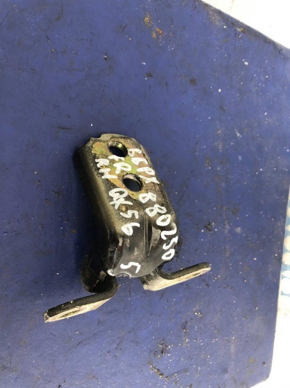 Петля двери верхняя передняя правая INFINITI QX56 / TITAN / ARMADA 04-16 2004 Внедорожник 5.6 80400-7S000 Б/У