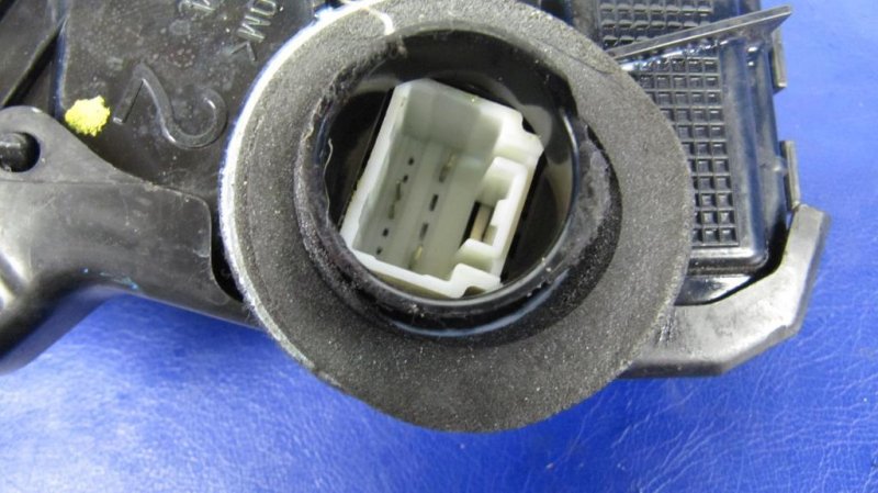 Замок двери передний правый SIENNA 11-16 Замок двери передний правый SIENNA 11-16