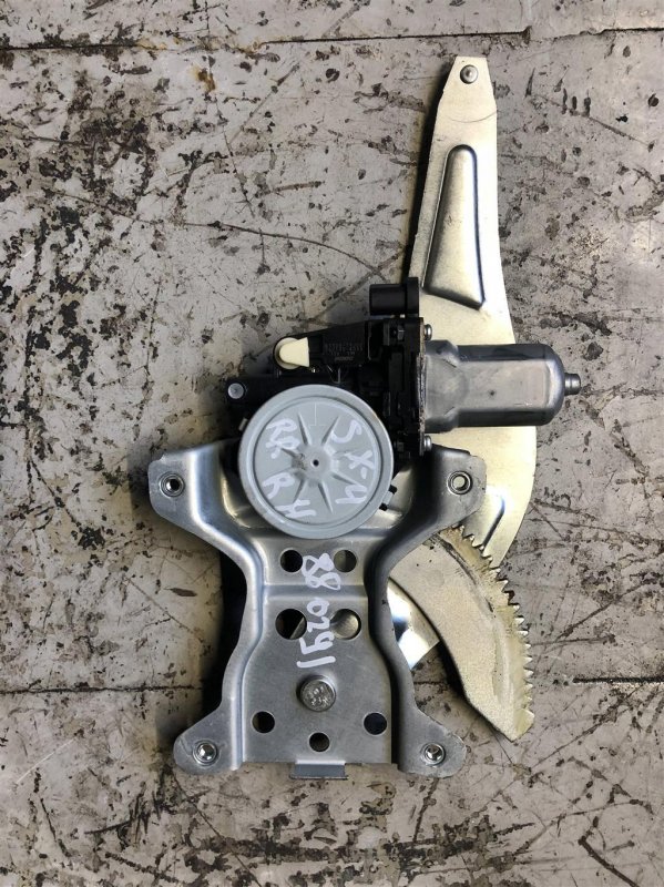 Запчасть стеклоподъемник задний правый SUZUKI SX4 06-13 2011 Хетчбек 2.0 83501-79J12 Б/У Стеклоподъемник задний правый SUZUKI SX4 06-13 2011 Хетчбек 2.0 83501-79J12 Б/У