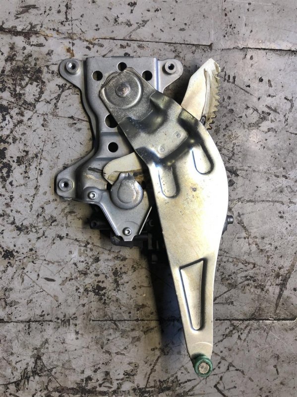 Стеклоподъемник задний правый SX4 06-13 2011 Хетчбек 2.0 Стеклоподъемник задний правый SX4 06-13 2011 Хетчбек 2.0