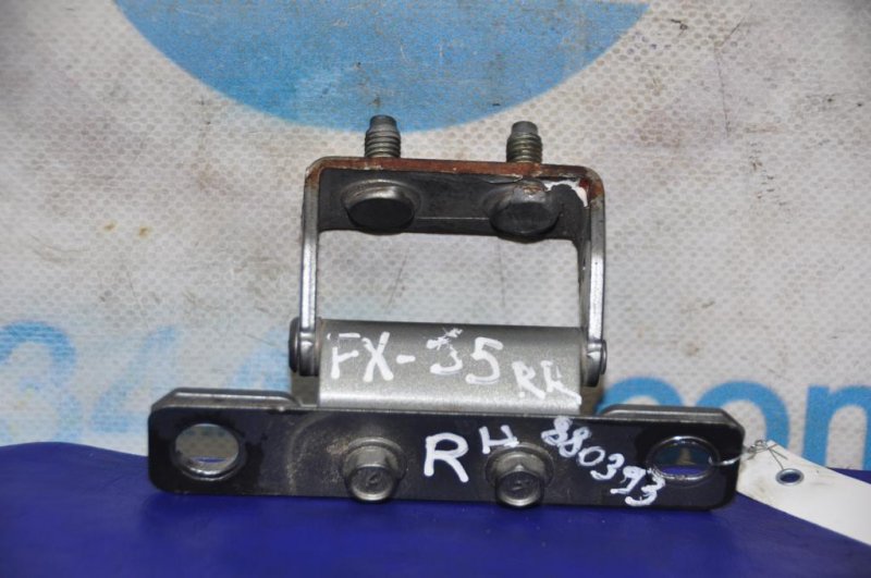 Петля крышки багажника правая INFINITI FX S50 03-08 2007 Внедорожник 3.5 90400-CG000 Б/У