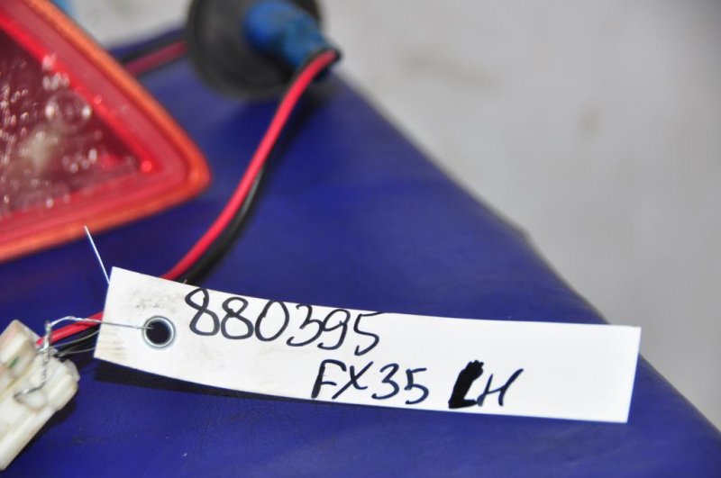 Фонарь внутренний задний левый FX S50 03-08 2007 Внедорожник 3.5