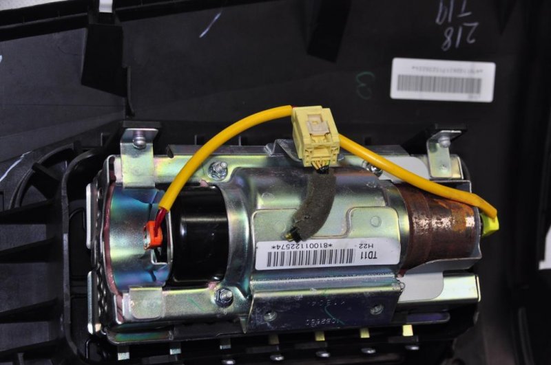 Подушка безопасности пассажира CX-9 06-16 Подушка безопасности пассажира CX-9 06-16