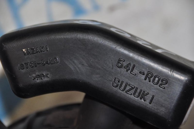 Патрубок воздушного фильтра SX4 06-13 2008 Седан 2.0