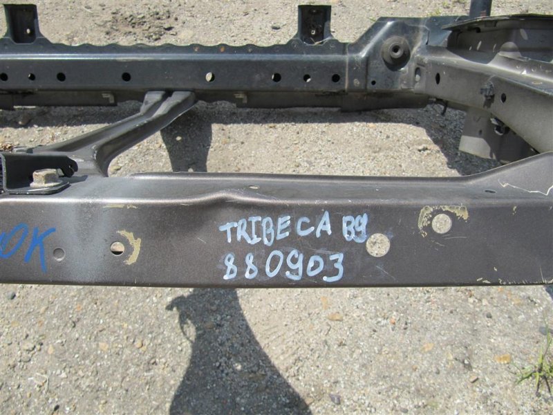 Панель передняя TRIBECA B9 05-07
