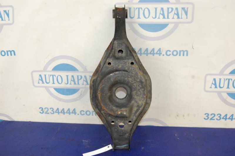Рычаг задней подвески поперечный нижний задний левый NISSAN ALTIMA L32 07-12 VQ25DE 4Cyl