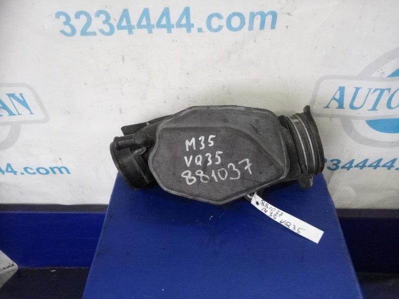 Патрубок воздушного фильтра INFINITI M35/M45 04-10 2008 Седан 3.5 VQ35DE 16576-EG000 Б/У