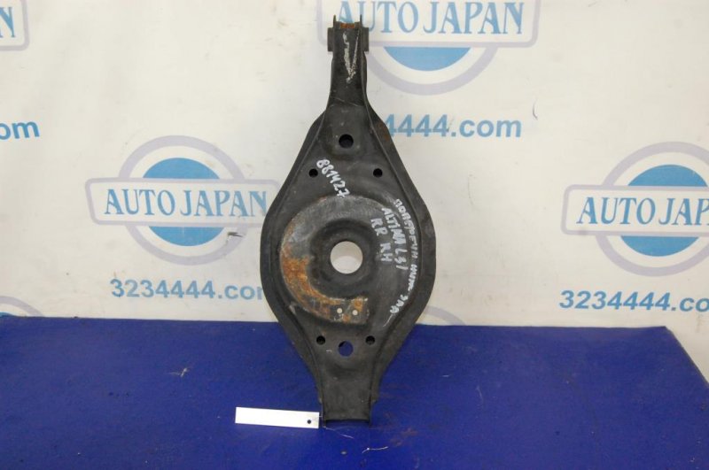 Рычаг задней подвески поперечный нижний задний правый NISSAN ALTIMA L32 07-12 VQ25DE 4Cyl