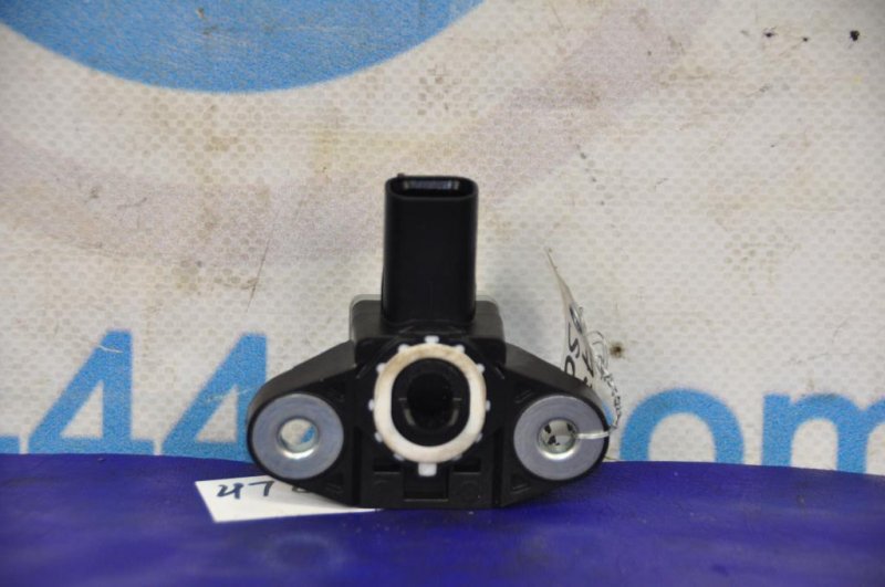 Датчик удара передний SONATA YF 10-14