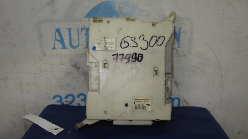 Блок предохранителей моторный отсек LEXUS GS350 GS300 05-11 82730-30271 Б/У