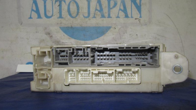 Блок предохранителей моторный отсек GS350 GS300 05-11