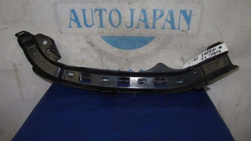 Кронштейн переднего бампера (под фарой) передний левый SUBARU FORESTER SG 02-07