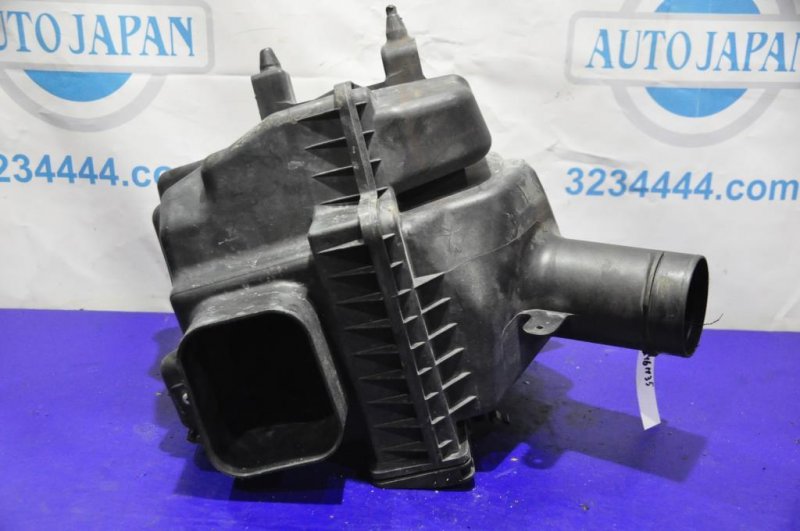 Корпус воздушного фильтра M35/M45 04-10 2008 Седан 3.5 VQ35DE