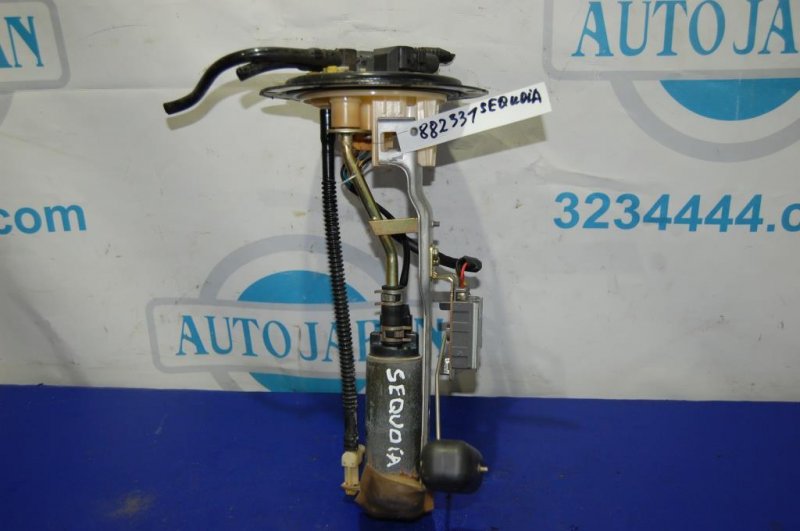 Топливный насос TOYOTA SEQUOIA 01-07 23221-0F010 Б/У