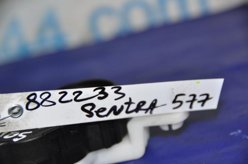 Моторчик заслонки печки SENTRA B17 12-21 2017 Седан 1.8 Моторчик заслонки печки SENTRA B17 12-21 2017 Седан 1.8