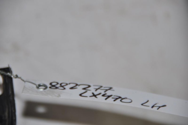 Пластик под лобовое стекло / Жабо левый LX470 98-07 2003 Внедорожник 4.7