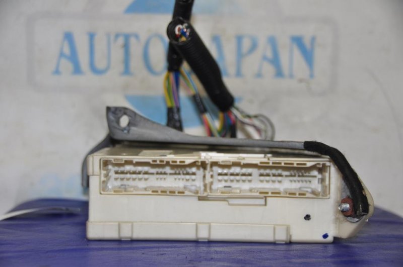 Блок предохранителей моторный отсек LEXUS GS350 GS300 05-11 Седан 3.5