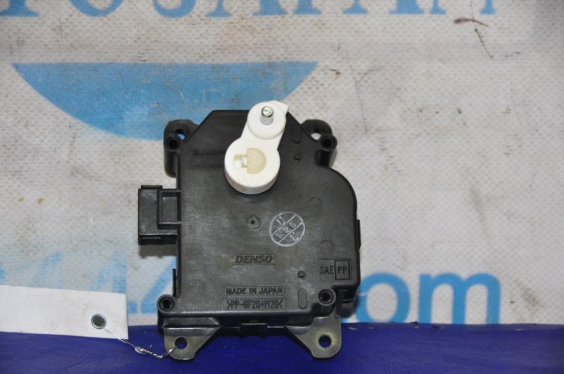 Моторчик заслонки печки LEXUS GS350 GS300 05-11 2008 Седан 3.5 87106-30440 Б/У
